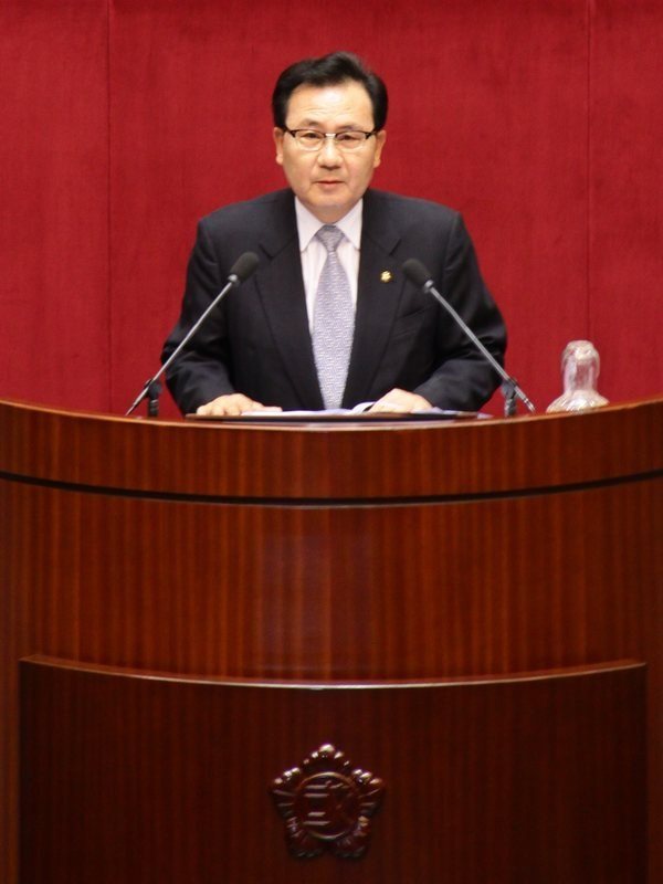 이범관